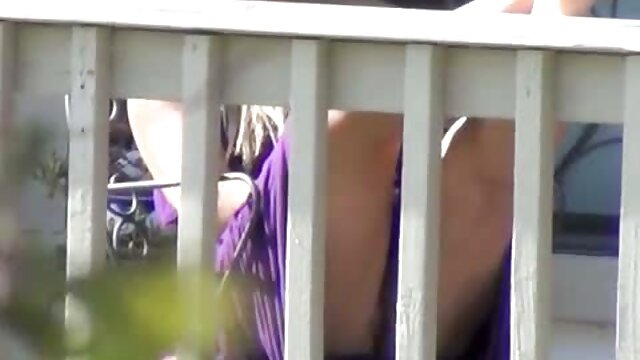 ایچ ڈی کے معیار :  ایک جدیدترین فیلم های سکسی سنہرے بالوں والی کے ساتھ ایک عجیب بات نظر میں اس کے چہرے کو چاٹ رہی ہے بستر میں بالغ فحش ویڈیوز 