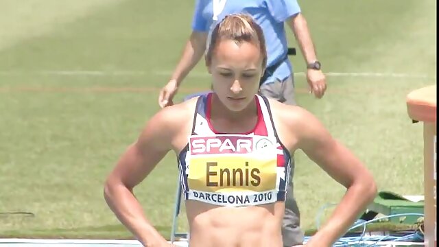 ایچ ڈی کے معیار :  ایک سنہرے بالوں والی ہے کہ بھاری چھاتی کے سب سے اوپر پر بیٹھے ایک فیلم سکسی خارجی داغ نوجوان سٹڈ بالغ فحش ویڈیوز