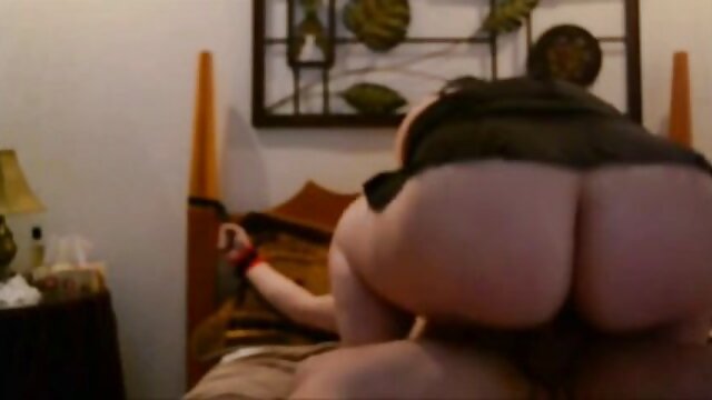 ایچ ڈی کے معیار :  ایک brunette رکھ رہا ہے سکس جدید اچ دی اس کے منہ پر کرنے کے لئے کچھ گیندوں چاٹنا ان بالغ فحش ویڈیوز