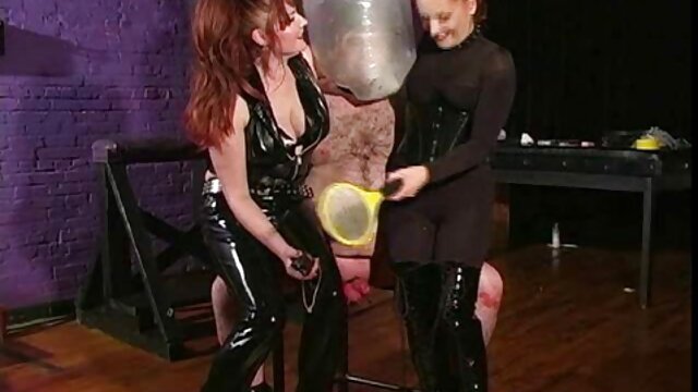 ایچ ڈی کے معیار :  ایک bimbo بڑی کلیپ سکسی لوتی چوچیان کے ساتھ ہے ، پول ٹیبل پر, چھوتی اس سنیچ بالغ فحش ویڈیوز