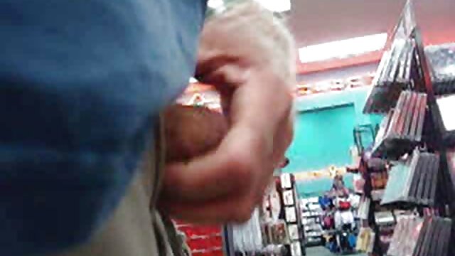 ایچ ڈی کے معیار :  ایک سنہرے بالوں والی اس کی بلی rubs جبکہ جھکاو کے فیلم سکسی انیمیشن خلاف لعن طعن اوپر بالغ فحش ویڈیوز